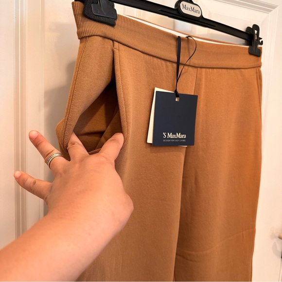 NWT ‘S Max Mara Logo Warm Joggers Color: Camel Fall/Winter Size: Large US8 - Picture 13 of 16